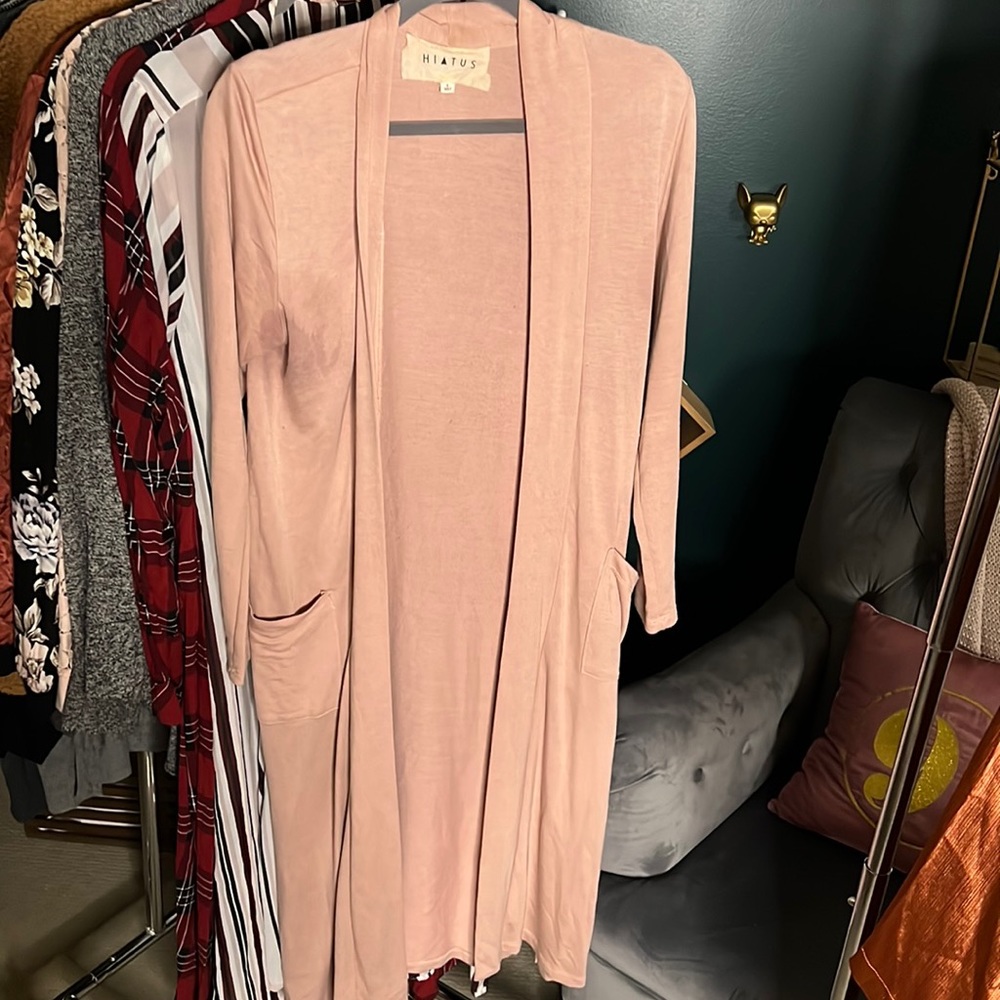 Hiatus soft pink long sleeve duster. Gently used